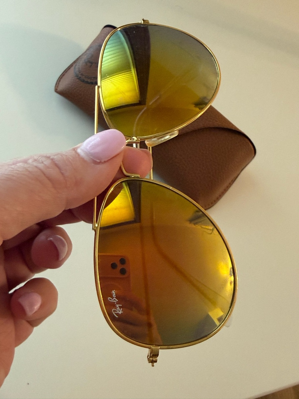 Ray Ban gold mirror aviators - Picture 4 of 9
